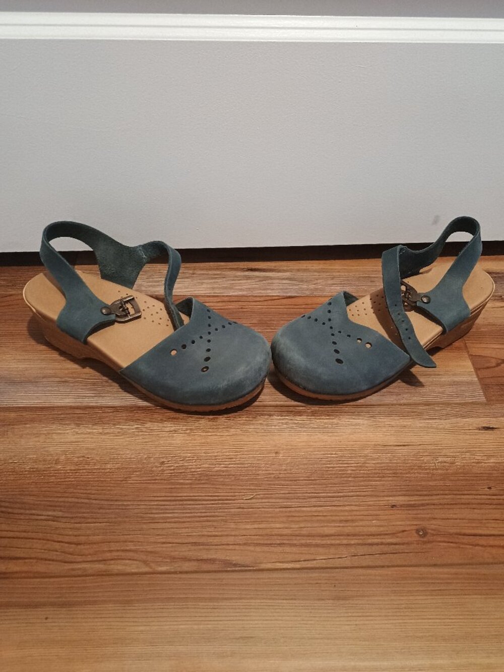 Blue Buckle Clasp Sandal Clogs - Picture 3 of 7